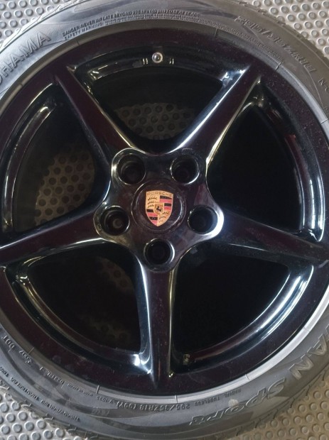 Porsche 911 gyári 8-11x18 Et57-51 BBS gyártmány 80% Yokohama NO gumik