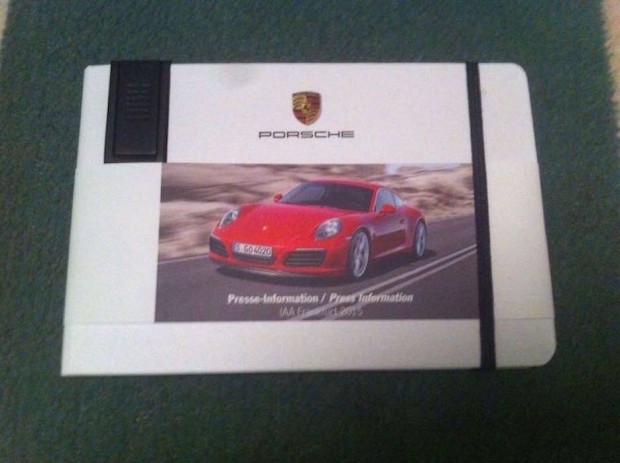 Porsche 911 jegyzetfzet + USB 2.0 pendrive 4 GB