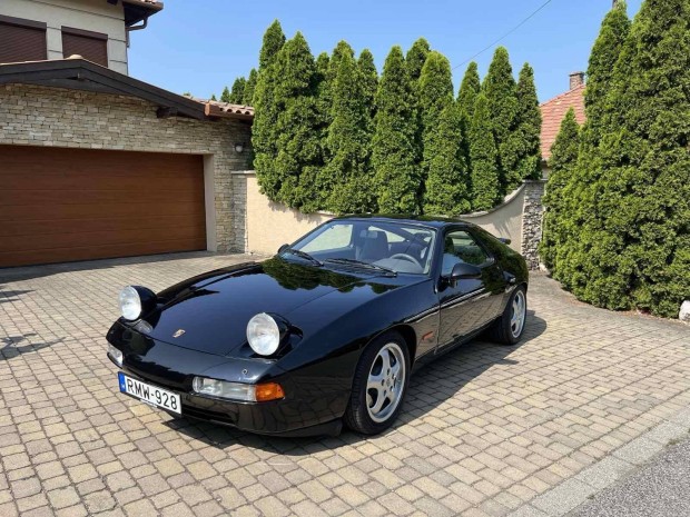 Porsche 928 GTS