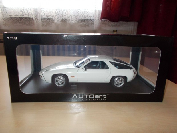 Porsche 928 - 1:18 - Autoart