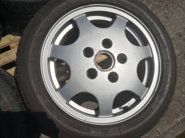 Porsche C2 gyári 16-os kétszéles alufelnik