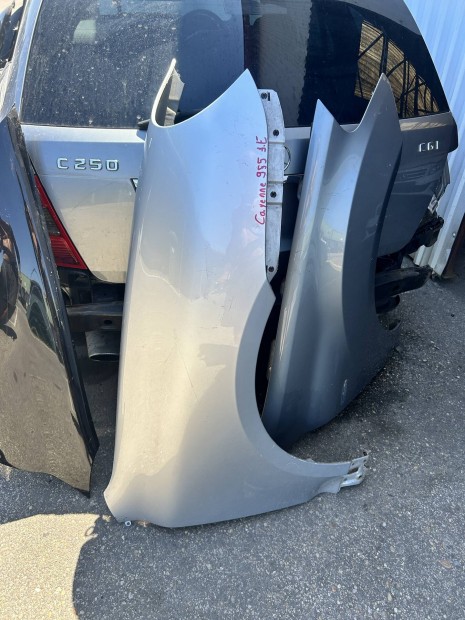 Porsche Cayenne 955 jobb első sárvédő