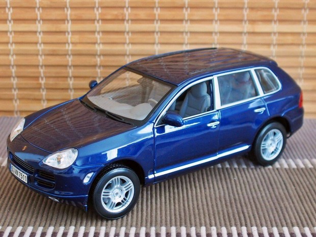 Porsche Cayenne S (2002) modellaut 1:18