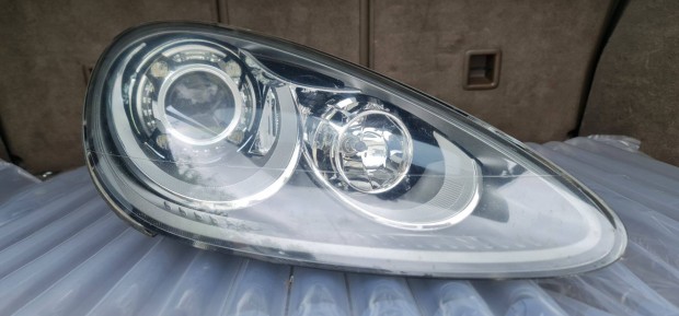 Porsche Cayenne Turbo fényszóró