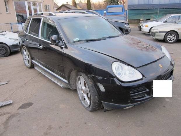 Porsche Cayenne bontott alkatrészek eladók
