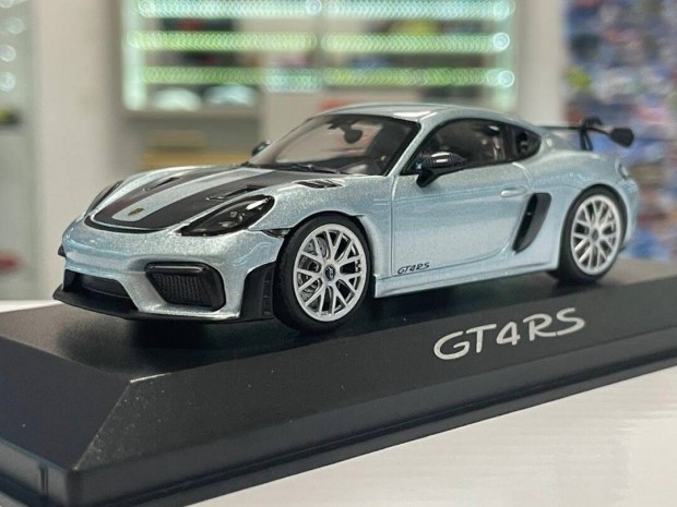 Porsche Cayman 718 GT4 RS 2022 1:43 Minichamps