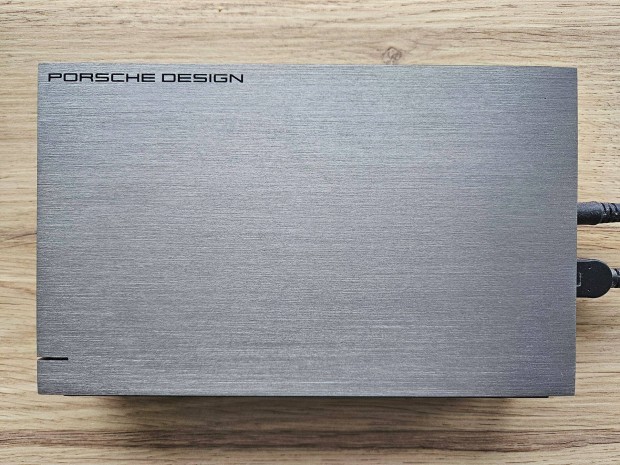 Porsche Design 4TB HDD elad!