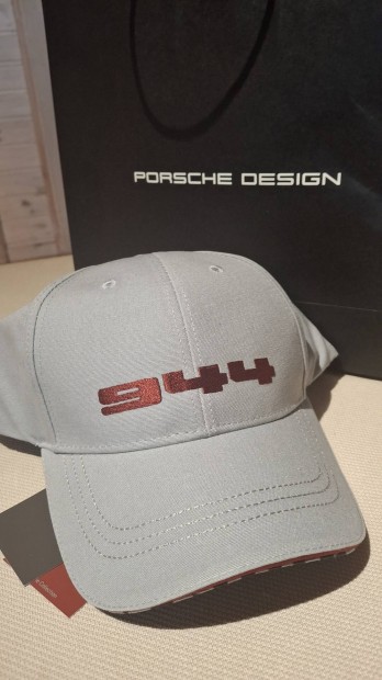 Porsche Designe sapka!