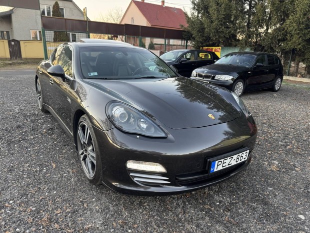 Porsche Panamera 4S PDK Makultlan