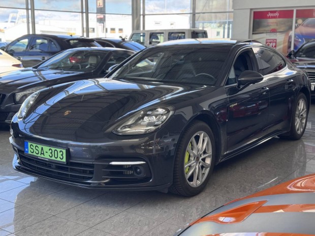 Porsche Panamera 4 E-Hybrid PDK Chrono.Holttrf...