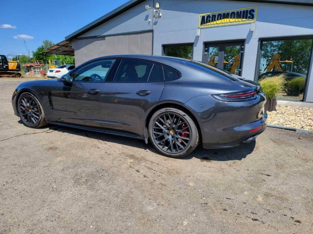 Porsche Panamera GTS PDK