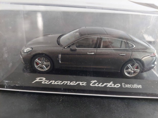 Porsche Panamera Turbo 1:43