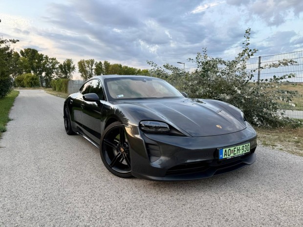 Porsche Taycan 4S PLUS 93.4kWh nagy akku - Pass...
