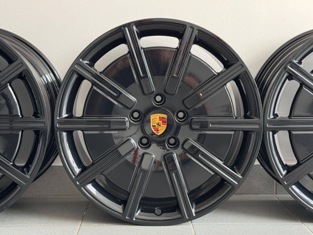 Porsche Taycan Sport Aero gyári alufelni garnitúra