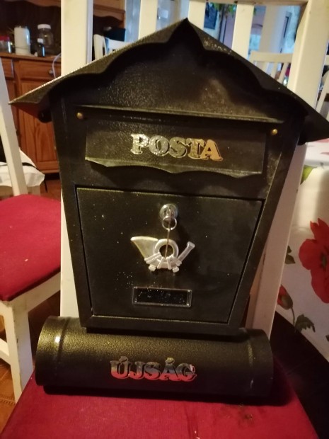 Postalda csaldi hz Kapujra