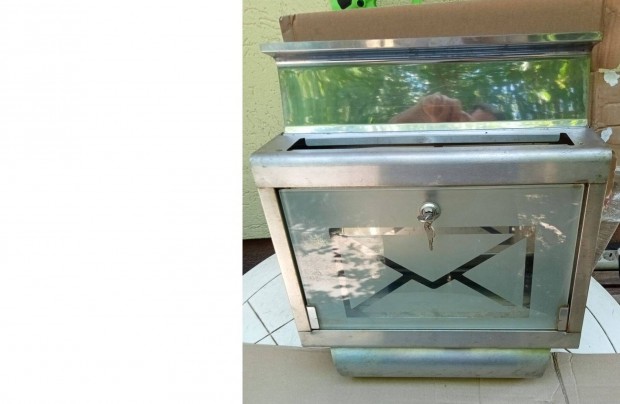 Postaláda újságtartóval zárható