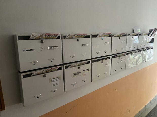 Postaládás Szórólapterjesztőt keresünk heti fizetés Fix 100.000 Ft. !