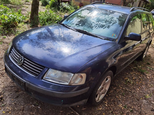 Pótalkatrészek Vw Passat 1,9tdi Highline Kombi 180 000 km Motor