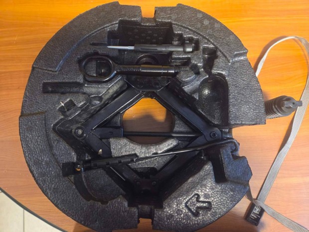 P�tker�k szett, emel� szett Skoda Octavia III