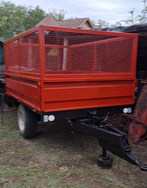 Ptkocsi 2.5t