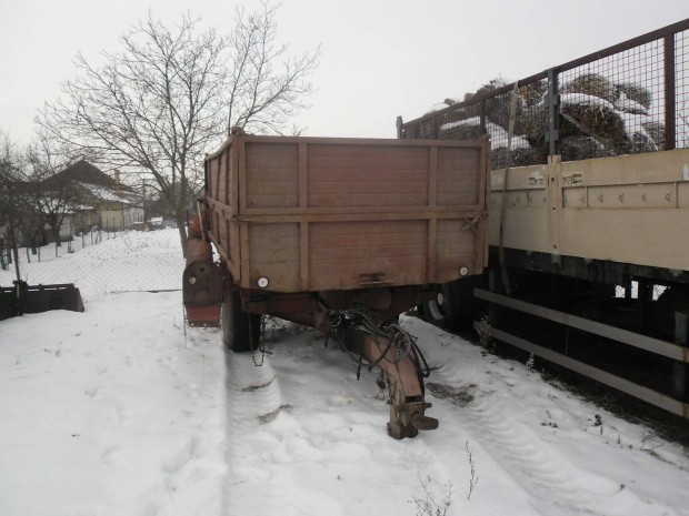 P�tkocsi EB-8 elad�