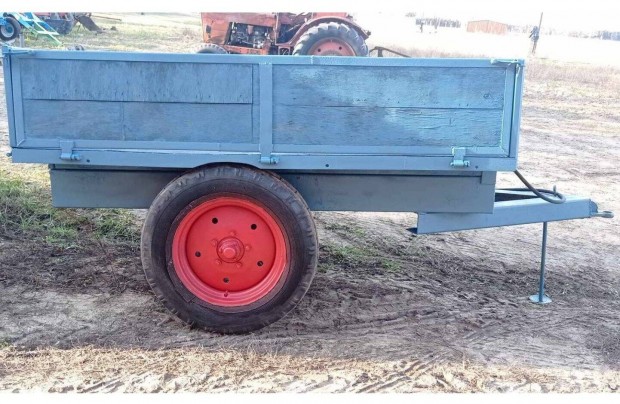 Pótkocsi, 1 tengelyes, billencs, MTZ traktor után