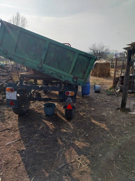 Ptkocsi elad 3,5t