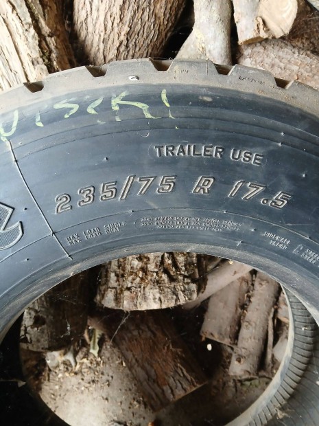 Ptkocsi trler tehergumi 235/75 R 17.5