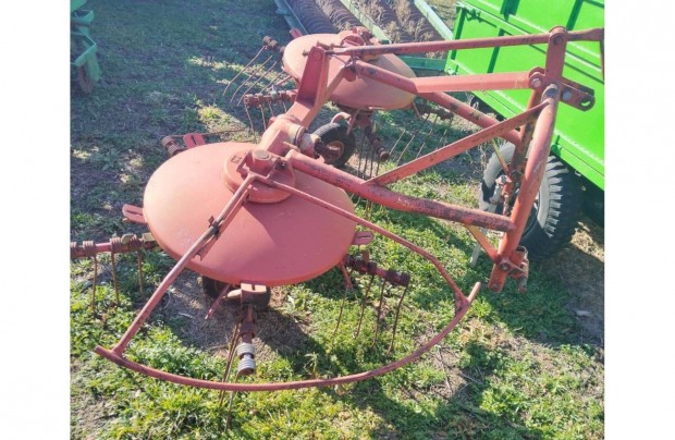 Pöttinger Rendsodró, rendterítő, kombi rendkezelő, traktorhoz