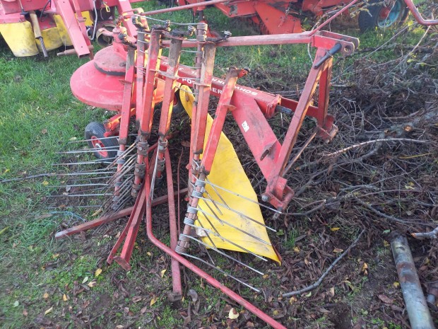 P�ttinger Schwadkreisel 301 U rendsodr�