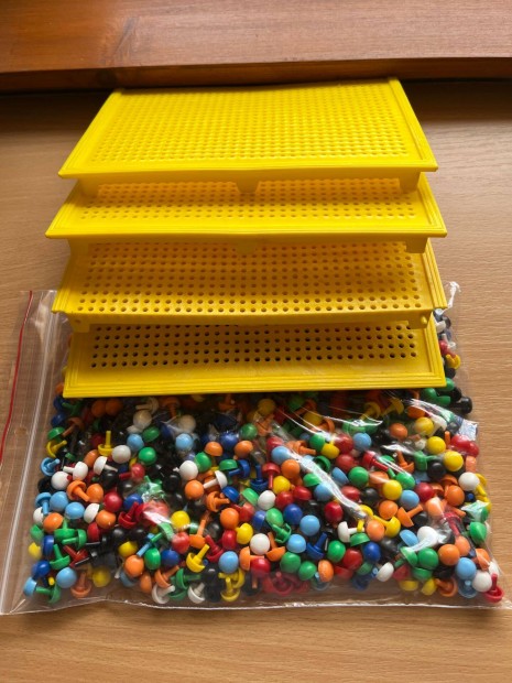 P�tyi 4 t�bla, rengeteg (788 db) p�tyi sz�ggel