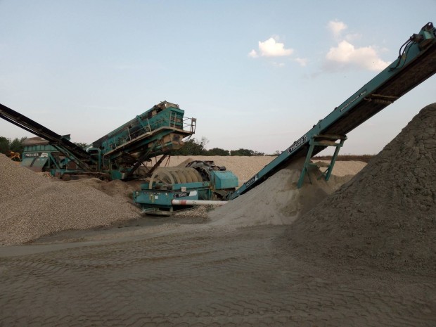 Powerscreen Chieftain 2100x mobil vizes osztalyoz s dehidrtor