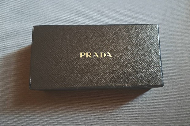 Prada napszemveg