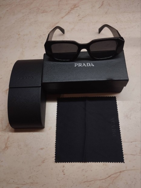 Prada unisex napszemveg