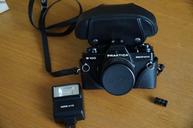 Praktica B100 kisfilmes fényképezőgép+bőrtok+vaku