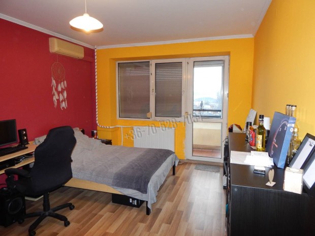 Praktikus 1 szob�s 37m2-es nagyerk�lyes lak�s