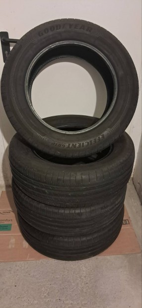 Prémium Goodyear 215/65R17 99V Nyári