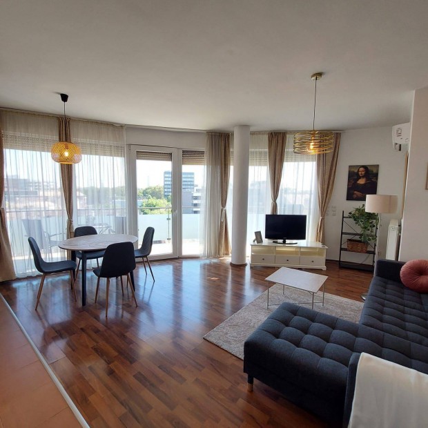 Pr�mium Panor�m�s Lak�s A Corvin S�t�nyn�l