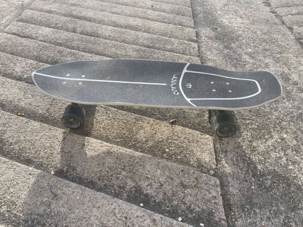 Prémium Surfskate cruzer gördeszka Carver Black Tip CX 32.5"