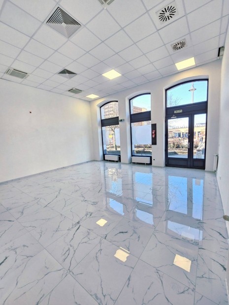 Pr�mium �zlethelyis�g Kiad� Kisv�rda Belv�ros�ban