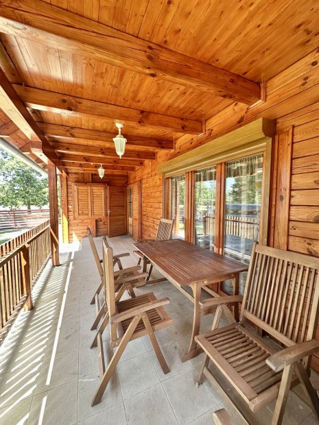 Pr�mium kivitel�, teljesen berendezett nyaral� a Vad�sa t�n�l