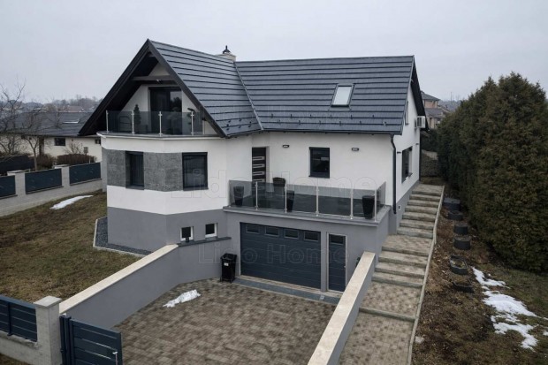 Pr�mium min�s�g, elegancia �s nyugalom  �j csal�di h�z P�tyon