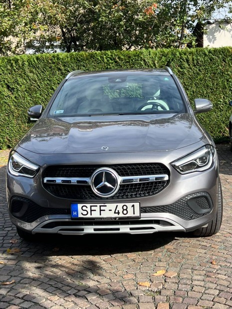 Prmium vlaszts: keveset futott, garzsban tartott Mercedes GLA 200!