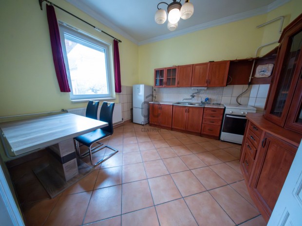 Preszt�zs lok�ci�, klasszikus otthon, hossz� t�v� �rt�k