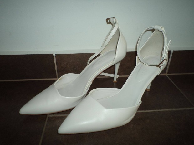 Primadonna n�i, magassark�, eleg�ns szand�l, 37