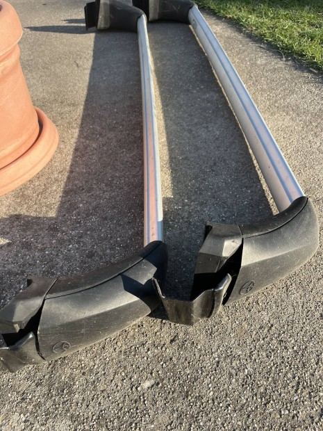 Prius 2 tet�csomagtart�