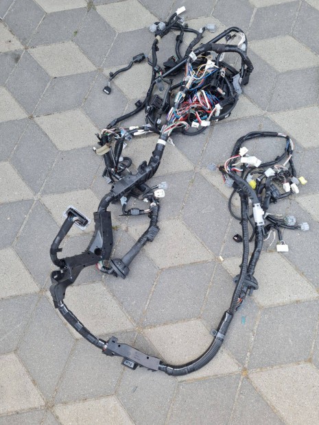 Prius motor k�belkorb�cs