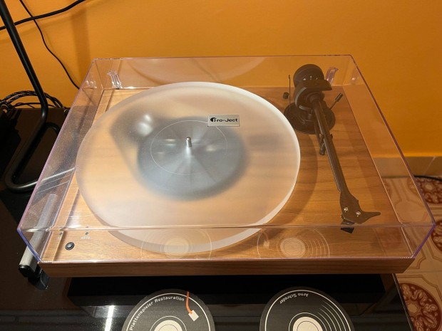 Pro-Ject X1 Lemezjtsz, Shelter Model 201 hangszedvel