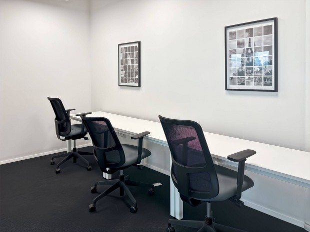 Professzion�lis irodahelyis�gek Regus Debrecen International Airport r