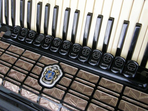 Profi olasz Settimio Soprani 120 b. harmonika tangóharmonika accordion